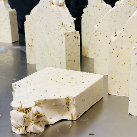 🌱Rosemary Mint Goat Milk & Cream Essential Lather - Picture 2 of 6